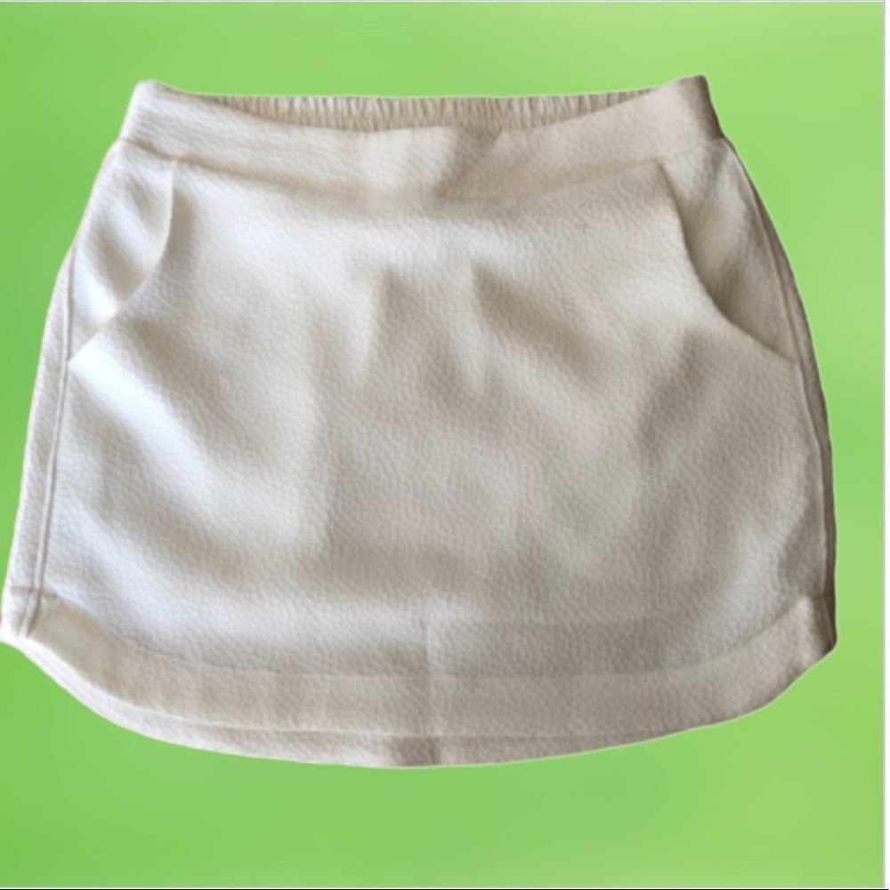 Townsen Like New White Pebble Skirt